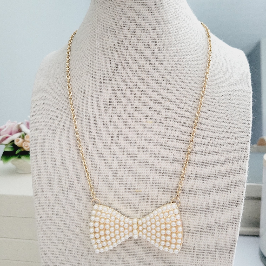 Cute Bow Pearl Necklace